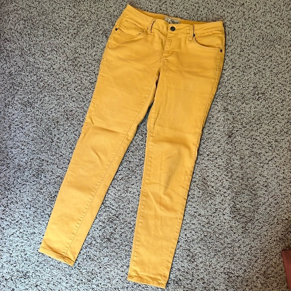 Hybrid & Company holders mustard yellow jeans Size 9 - Picture 1 of 4